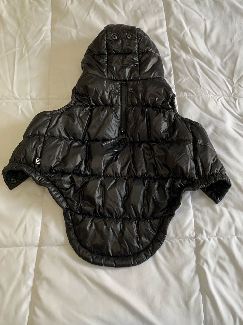 Good condition ARITIZIA  “the super puff” dog vest coat